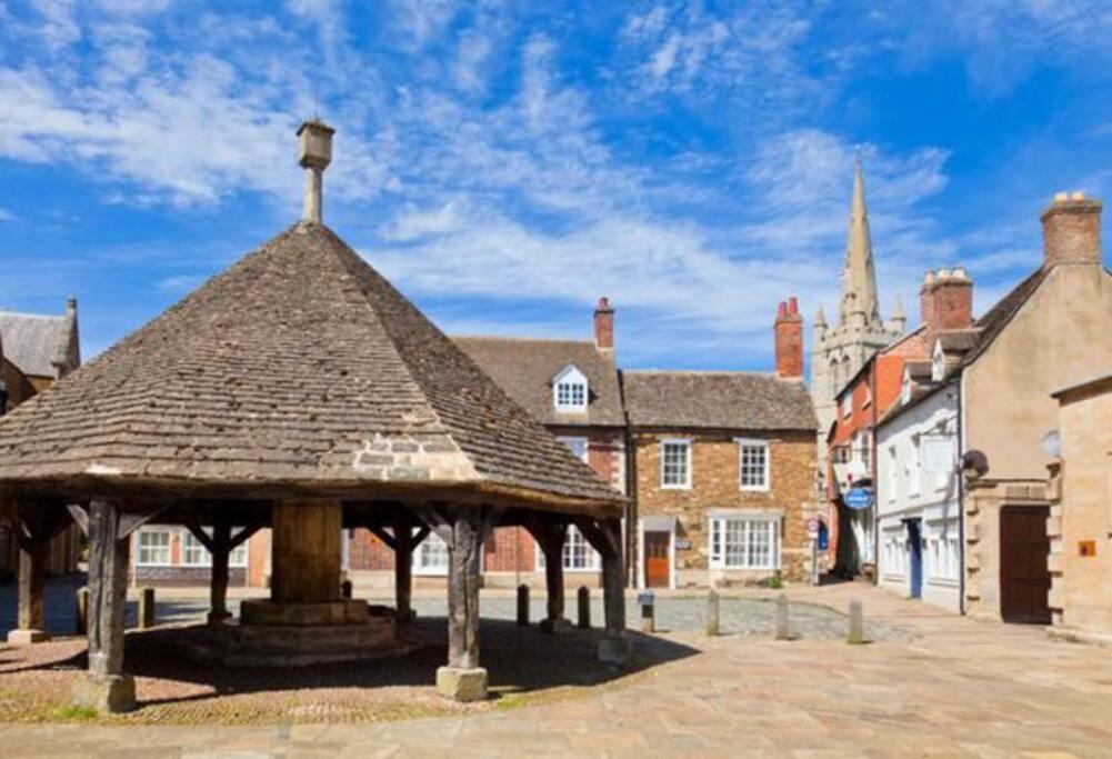 Beautiful Georgian Cottage Within A Private Walled Garden Oakham Bagian luar foto