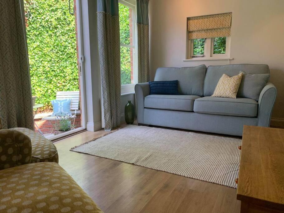 Beautiful Georgian Cottage Within A Private Walled Garden Oakham Bagian luar foto