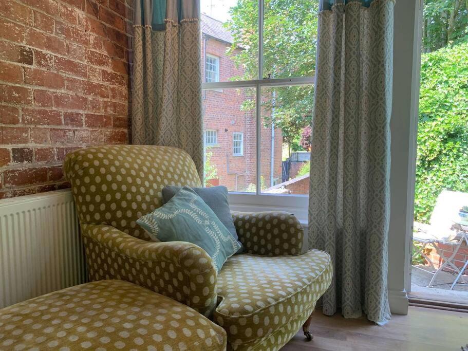 Beautiful Georgian Cottage Within A Private Walled Garden Oakham Bagian luar foto