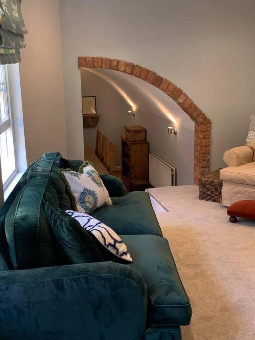 Beautiful Georgian Cottage Within A Private Walled Garden Oakham Bagian luar foto