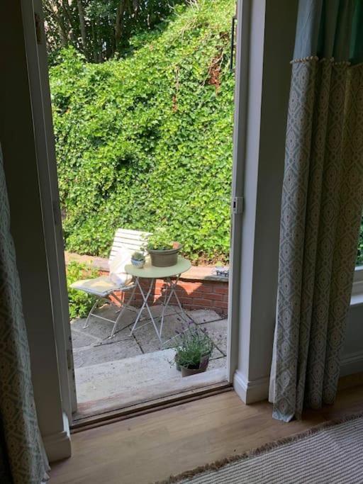 Beautiful Georgian Cottage Within A Private Walled Garden Oakham Bagian luar foto