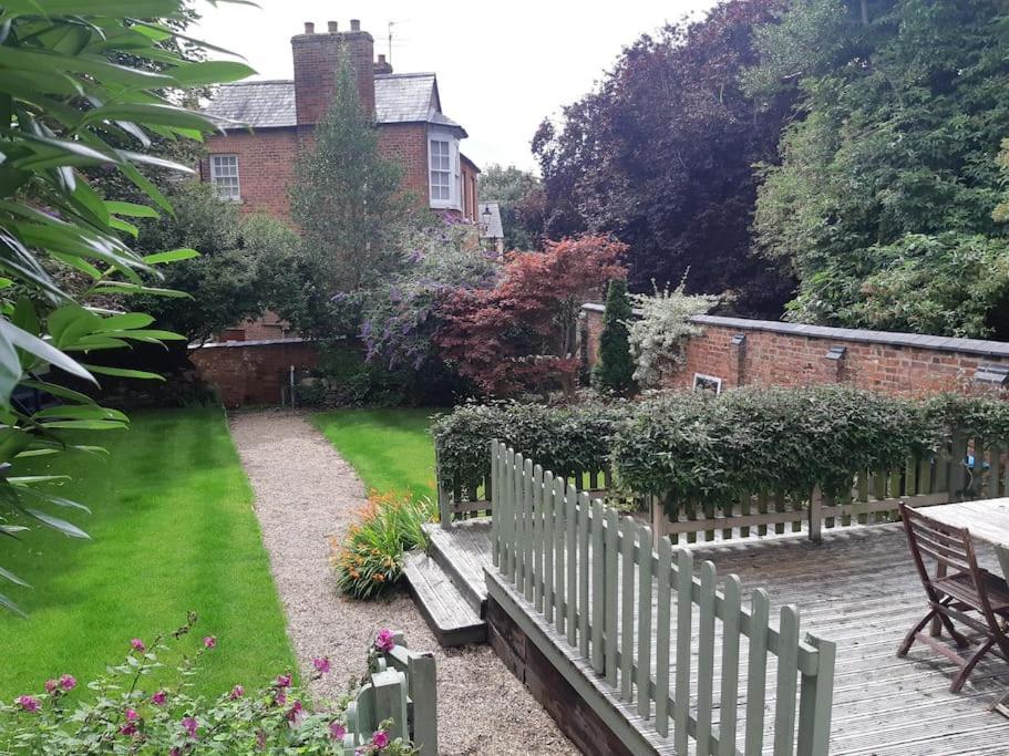 Beautiful Georgian Cottage Within A Private Walled Garden Oakham Bagian luar foto