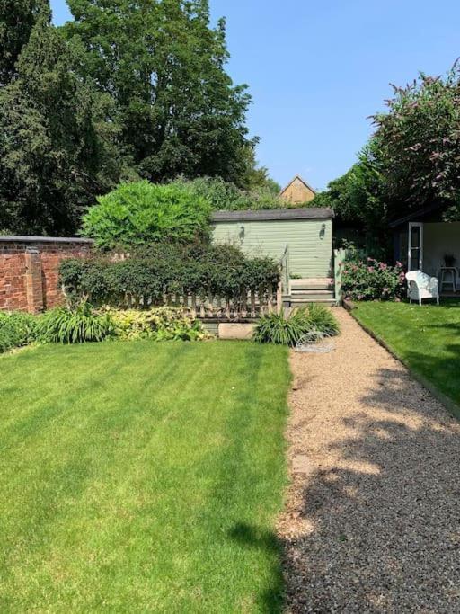 Beautiful Georgian Cottage Within A Private Walled Garden Oakham Bagian luar foto