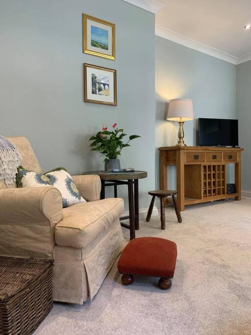 Beautiful Georgian Cottage Within A Private Walled Garden Oakham Bagian luar foto